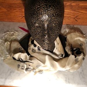 100% Asian scarf with fringes